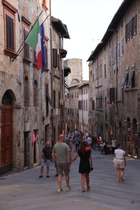 Lovely 2 Bedroom In San Gimignano Historic Center 外观 照片