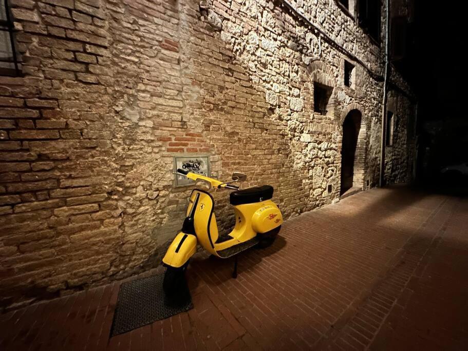 Lovely 2 Bedroom In San Gimignano Historic Center 外观 照片